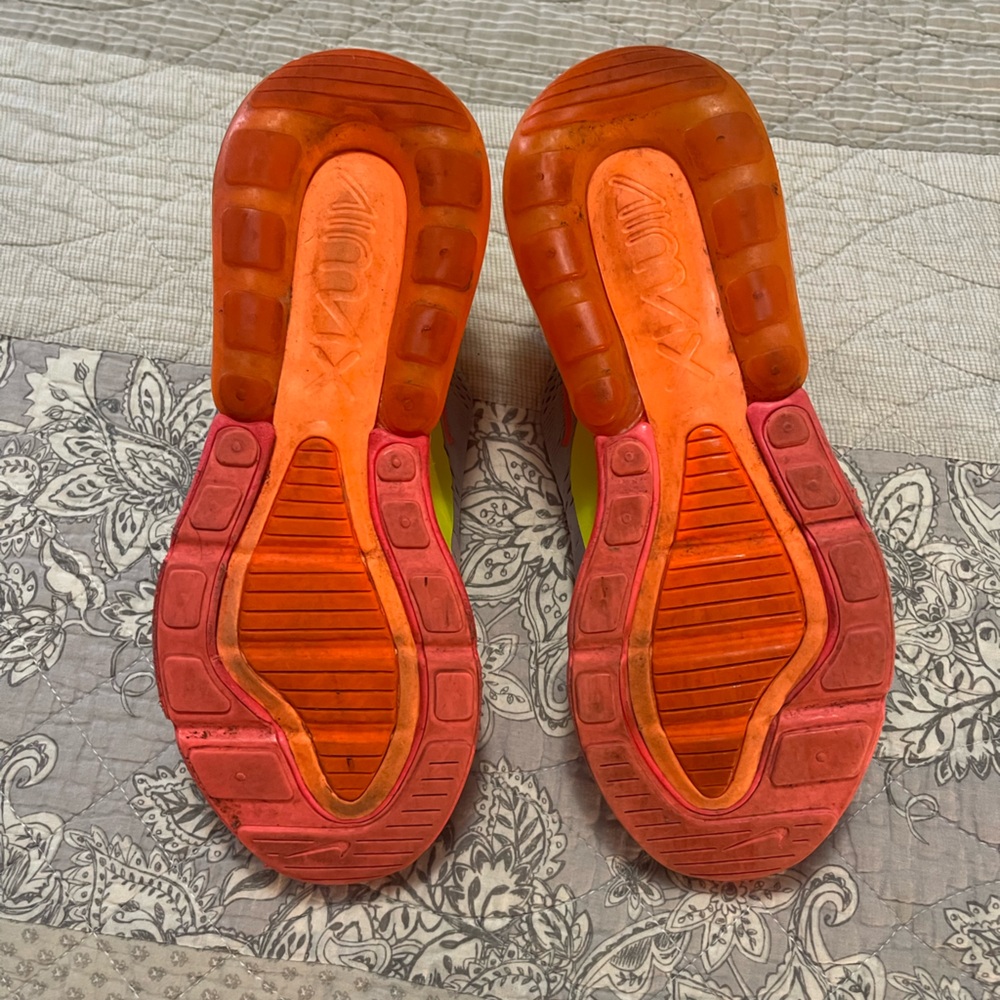 Woman’s Nike airmax 270 - Picture 3 of 6